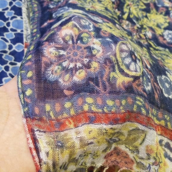 3/$15 or 5/$25 Bundle of Two Long Print Scarves - Picture 7 of 8